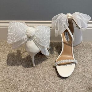 Steve Madden White Bridal Bow Heels